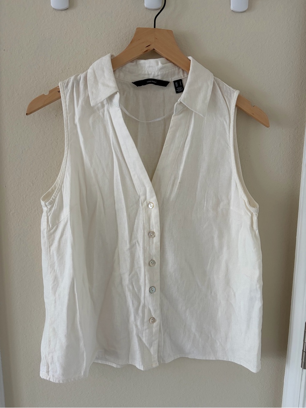 Vero Moda White Sleeveless Button-Front Collared Top